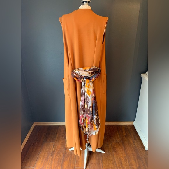 Shein sleeveless cover - Picture 3 of 3